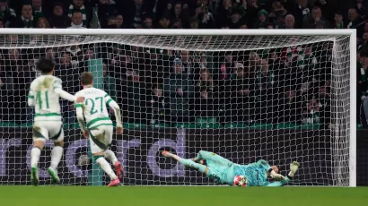 Al 39' el Celtic consiguió una pena máxima, pero Arne Engels lo falló.