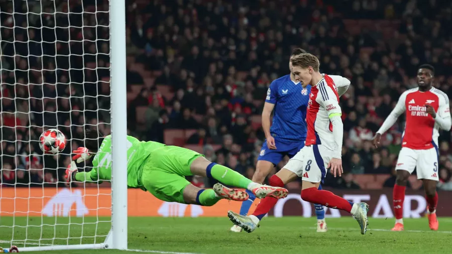 Martin Ødegaard selló el triunfo con un disparo de derecha.