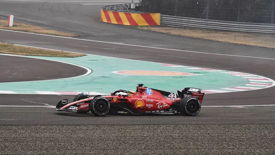 Lewis Hamilton y su primer día con un monoplaza de Ferrari