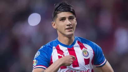 Alan Pulido, delantero | Primero en Tigres, actualmente en Chivas