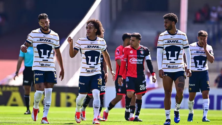 Adalberto Carrasquilla debuta en el futbol mexicano con Pumas