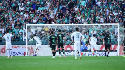 El colombiano cobró el penal al 50' y le dio el triunfo a su equipo.