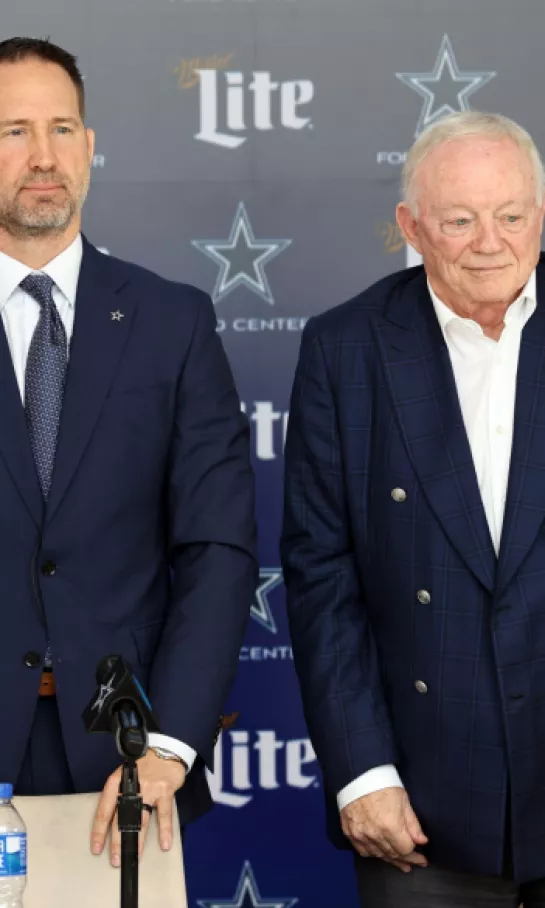 Jerry Jones asume el riesgo de contratar a Brian Schottenheimer