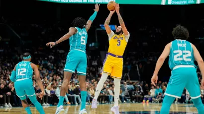 Anthony Davis jugó en 'modo bestia' en la victoria de los Lakers