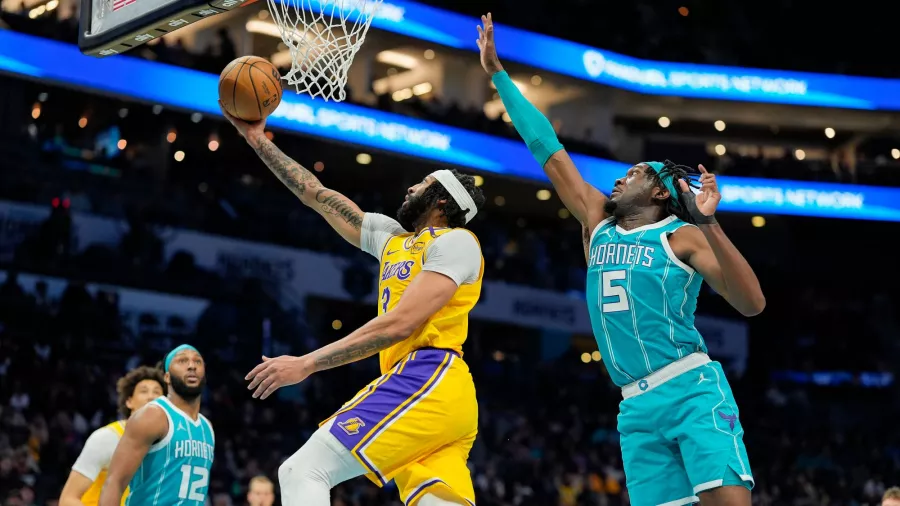 Anthony Davis jugó en 'modo bestia' en la victoria de los Lakers