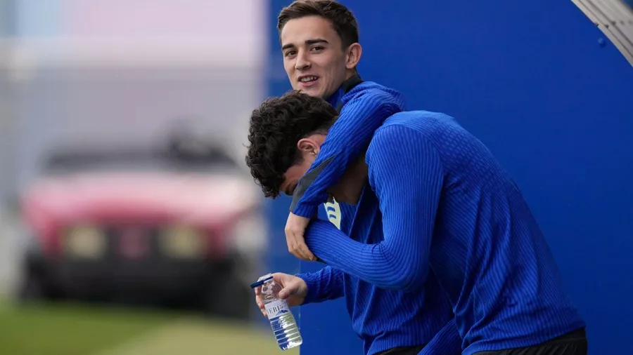 Intensidad, buen ambiente y ¡un conejo!; así el entrenamiento del Barcelona