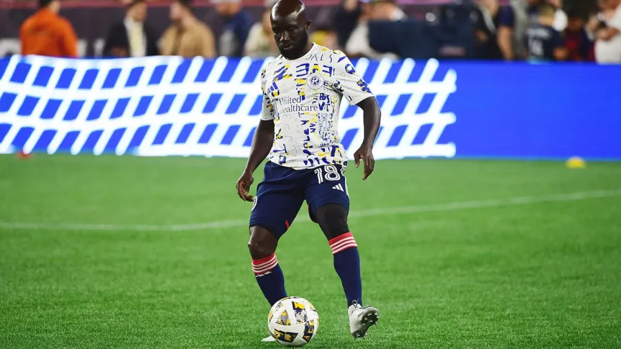 Emmanuel Boateng (Extremo). Nacionalidad: Ghanés