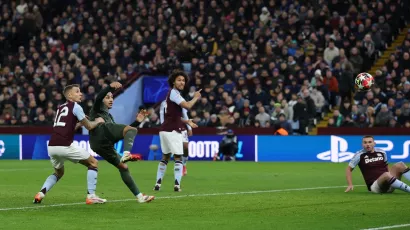 Adam Idah respondió con dos goles para empatar el partido a los 36 minutos