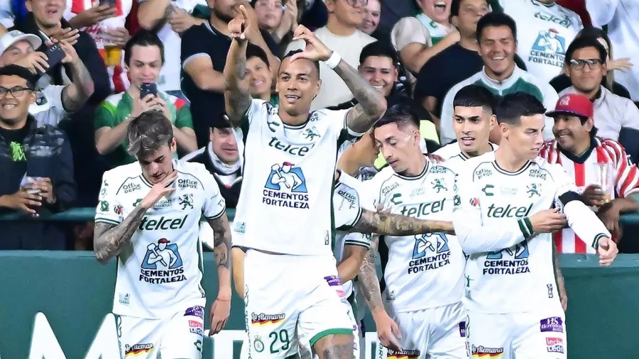 Con esa zurda privilegiada, el capitán de León puso su primera aistencia en la Liga MX.