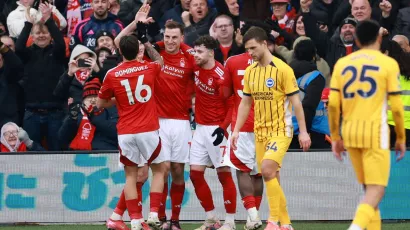 Nottingham Forest aplastó a Brighton en la Premier League