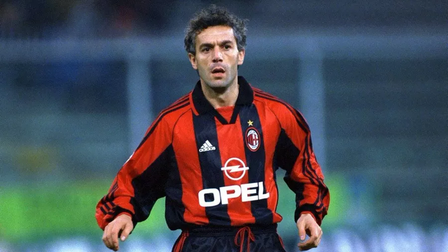 Roberto Donadoni. Marcó 23 goles en los 390 partidos que jugó como milanista.