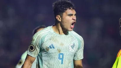 Stéphano Carrillo, delantero de 18 años | Santos ----> Feyenoord (Países Bajos)