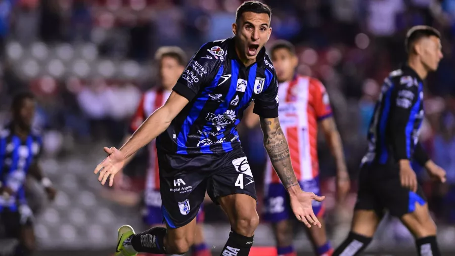 El argentino Lucas Rodríguez le dio el triunfo 1-0 a los Gallos