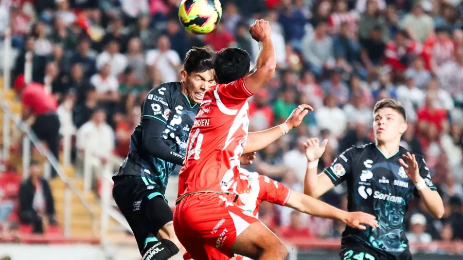 Didier Cambindo se puso la de héroe y le dio le triunfo al Necaxa