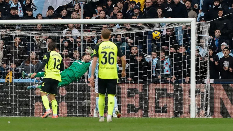 Celta vino de atrás con un golazo de Fran Beltrán al 63 