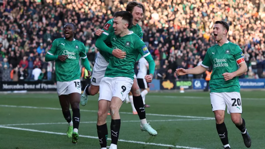 Plymouth Argyle dejó fuera de FA Cup a Liverpool