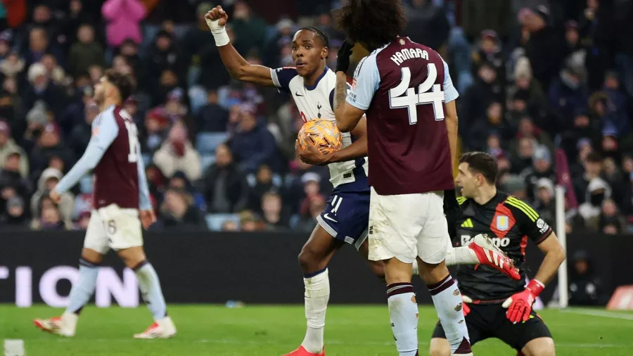 Aston Villa venció a Tottenham en la FA Cup y Ange Postecoglou corre peligro