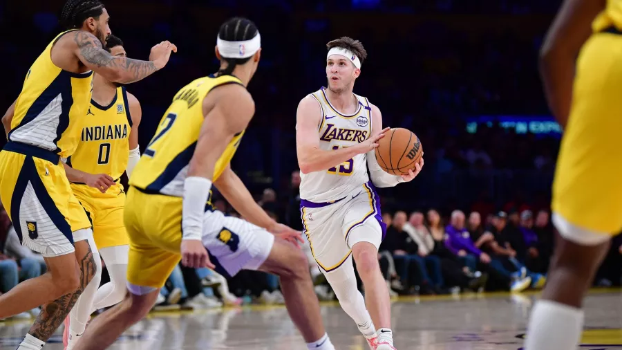 Austin Reaves cargó a los Lakers y los llevó al triunfo