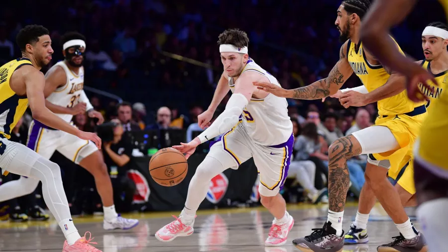 Austin Reaves cargó a los Lakers y los llevó al triunfo