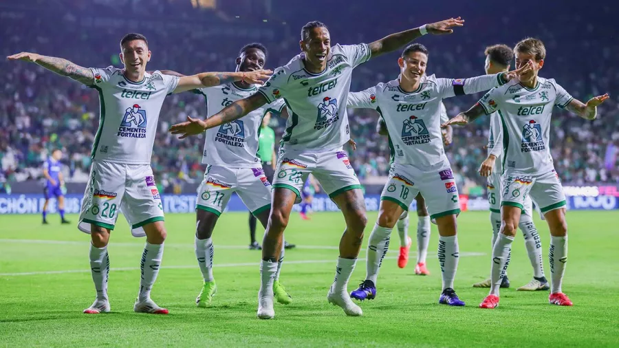 En menos de 25 minutos, León ya estaba venciendo 2-0 al Toluca.