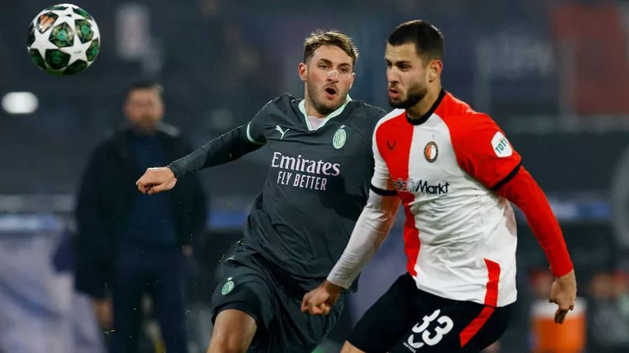 Así fue el primer partido de Santiago Giménez como rival del Feyenoord