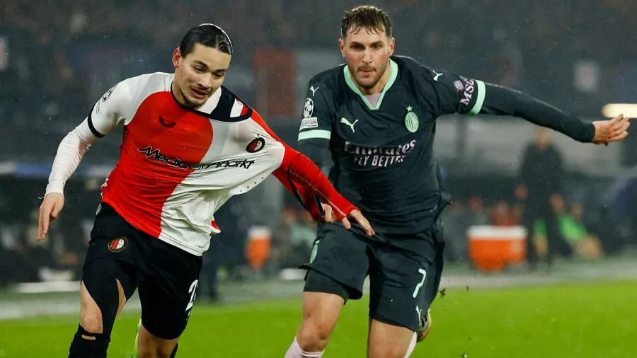 Así fue el primer partido de Santiago Giménez como rival del Feyenoord