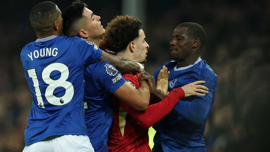 La bronca que 'empaño' el empate de último minuto entre el Everton y Liverpool