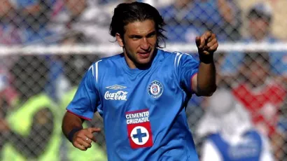 Los 11 cracks (y no tan cracks) que jugaron en Tigres y Cruz Azul