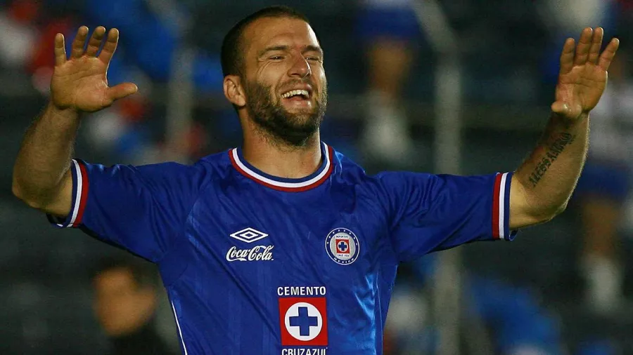 Emanuel Villa, delantero | Primero en Cruz Azul