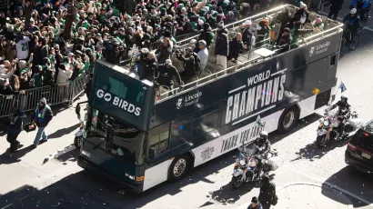 Philadelphia se paralizó para celebrar a sus Eagles campeones