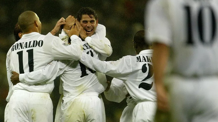 Champions League 2002-03 Cuartos de final: Real Madrid 3 - 1 Manchester United  (Global 4-4.)