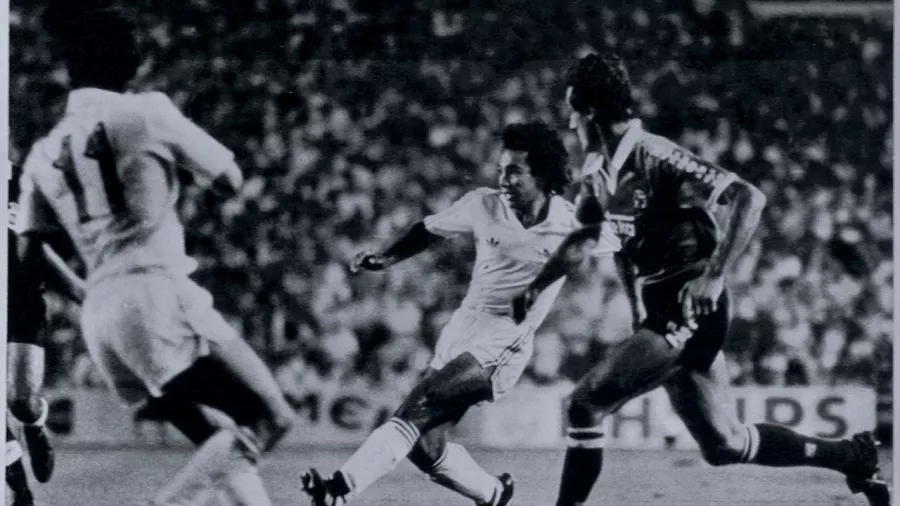 Copa UEFA 1984-85 Cuartos : Real Madrid 0 - 1  Tottenham. (Global Real Madrid 1-0)