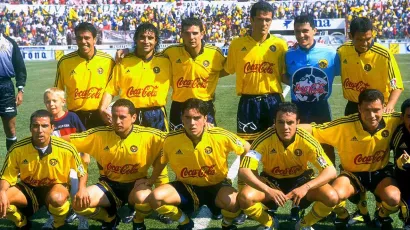 En el Verano 2000, América tenía jugadores como Pavel Pardo, Fabián Estay, Adolfo Ríos, Germán Villa y Cuauhtémoc Blanco.