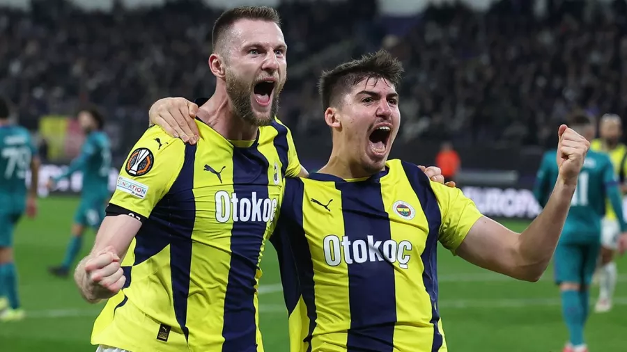 Fenerbahce, que ganó 3-0 en la ida, clasificó a los octavos de final de la Europa League con un global de 5-2.