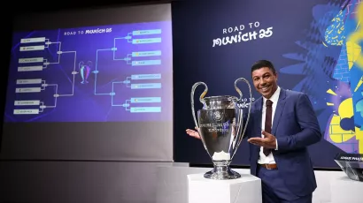 El exjugador Giovane Elber fue el encargado de sacar las esferas en el sorteo.