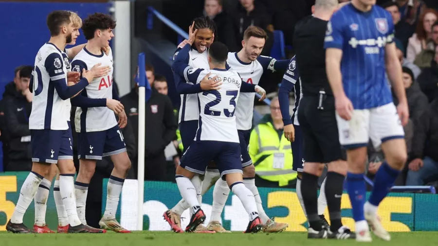 Tottenham escaló a la posición 12 de la Premier League