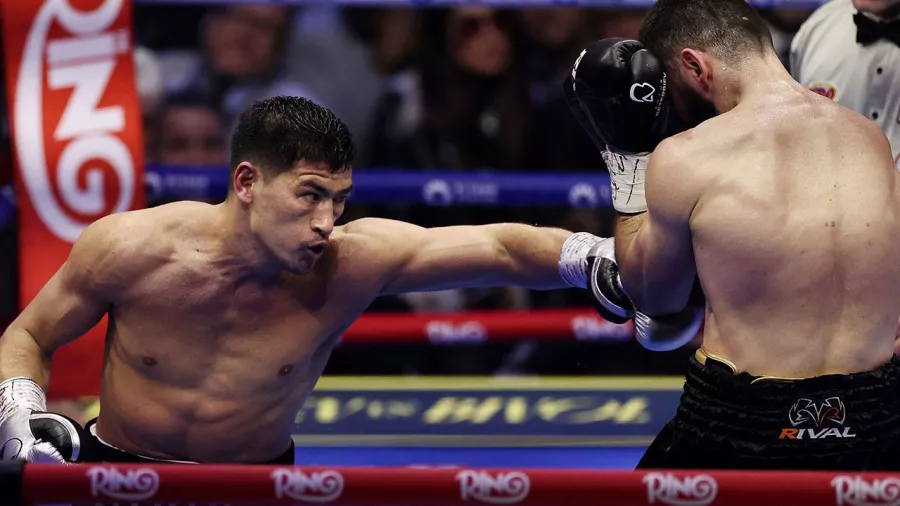 Los golpes que llevaron a Dimitry Bivol a la cima de los semicompletos