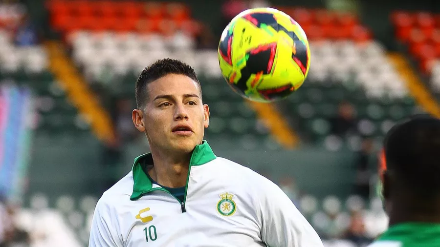 James y León, alistándose para el duelo ante Tigres.