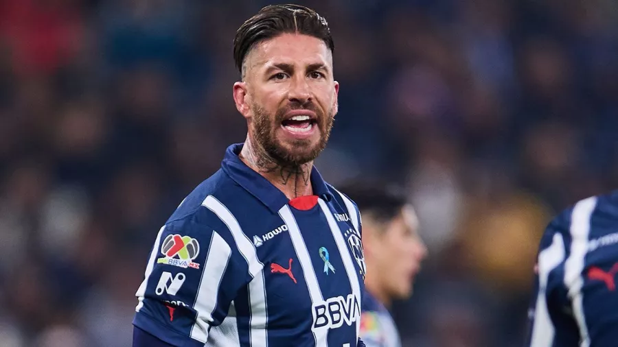 Sergio Ramos debutó como titular y capitán con Rayados en la Jornada 8 del futbol mexicano ante San Luis.