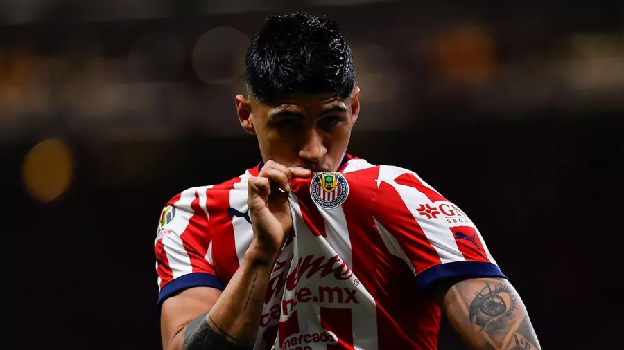 Alan Pulido anotó a los 18 minutos el 1-1 parcial ante Pachuca.