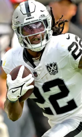 El Raider Alexander Mattison convivió con niños mexicanos