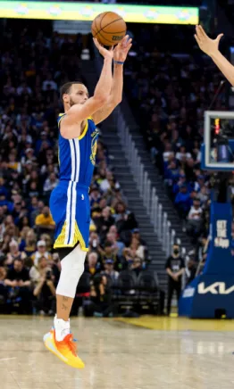 Stephen Curry frenó la racha de los Mavericks