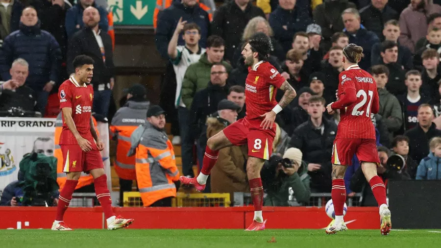 Liverpool va solo en el camino al título de la Premier League