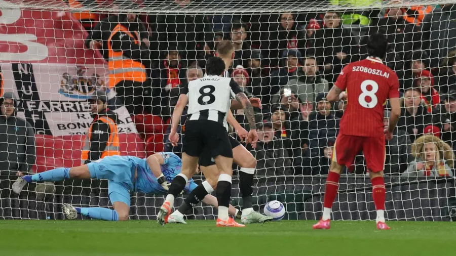 Quinto gol del húngaro en la Premier League esta campaña