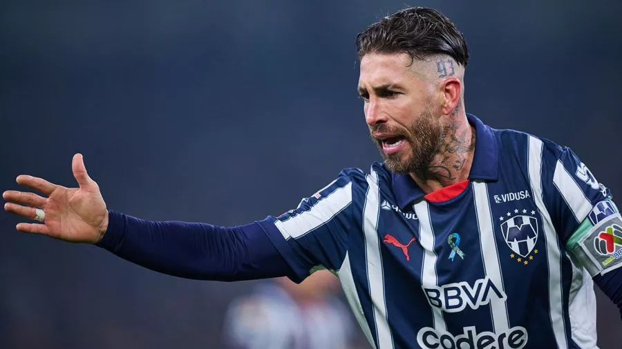 Sergio Ramos ya debutó con Rayados, pero el opulento equipo sigue deambulando en la media tabla.