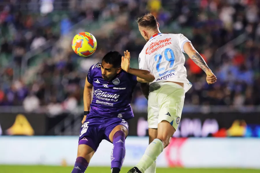 Mazatlán rescató un punto con polémico empate