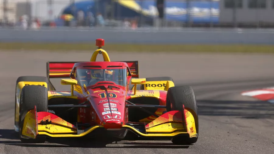 Primer festejo de la temporada de IndyCar: Alex Palou ganó en St. Petersburg