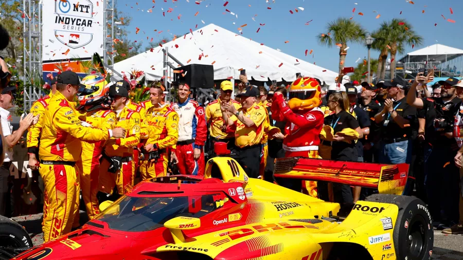 Primer festejo de la temporada de IndyCar: Alex Palou ganó en St. Petersburg