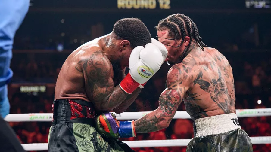 Gervonta Davis fue maltratado, pero al final se llevó la victoria