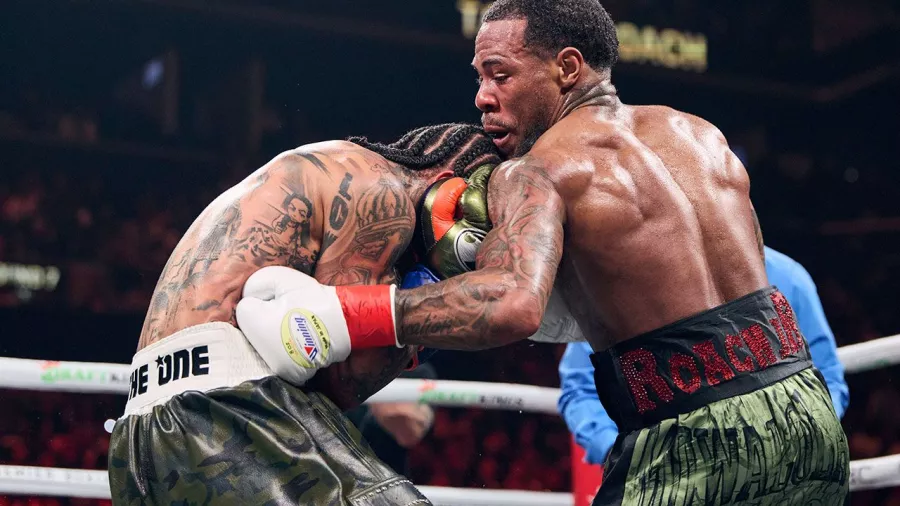 Gervonta Davis fue maltratado, pero al final se llevó la victoria